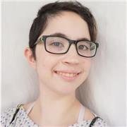 Doy clases de inglés (tengo B2 y estoy estudiando el C1), lengua castellana, plástica, biología, informática, valenciano, historia y geografía